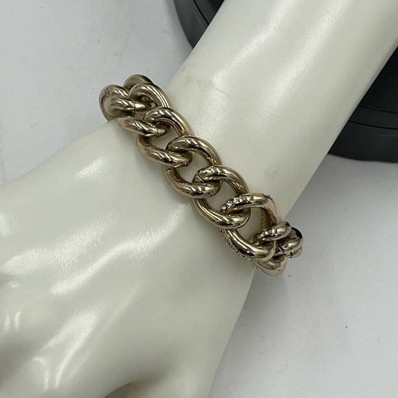 Victoria Secret Chunky Chain Bracelet Angel Wings Pave Crystals Gold Tone - Picture 6 of 14